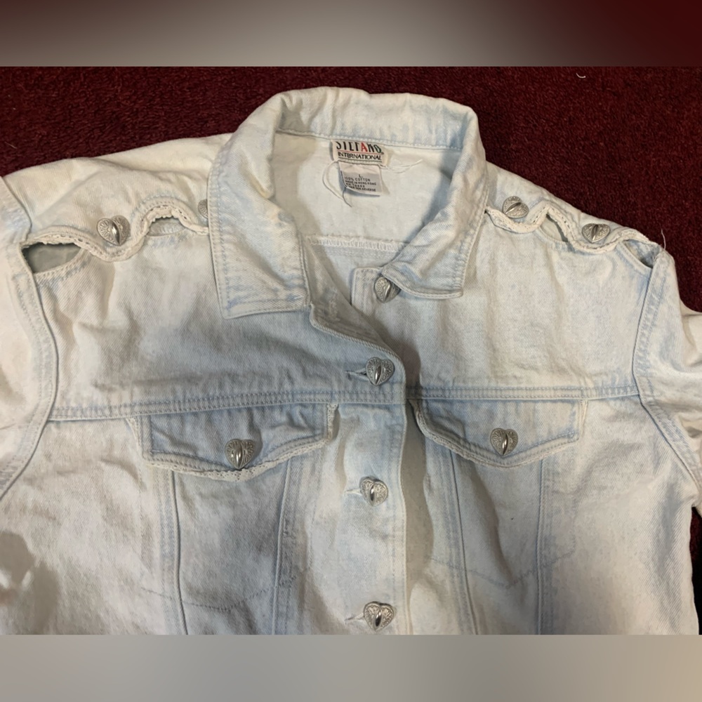 80’s 90’s stefano international
Open shoulder cropped 
jean jacket
“RARE”